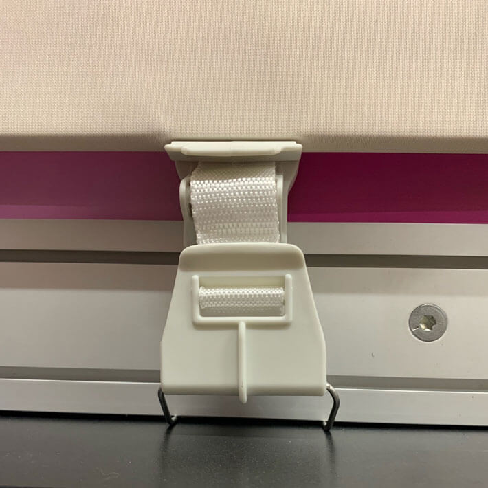 Adaptor clip on hard floor
