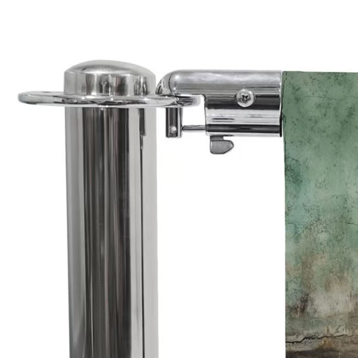 close up of Deluxe Cafe banner